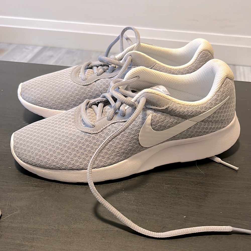 NEW Nike running shoes size 7.5